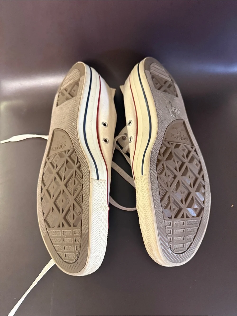 Converse Low Top Sneakers in White with Red Trim